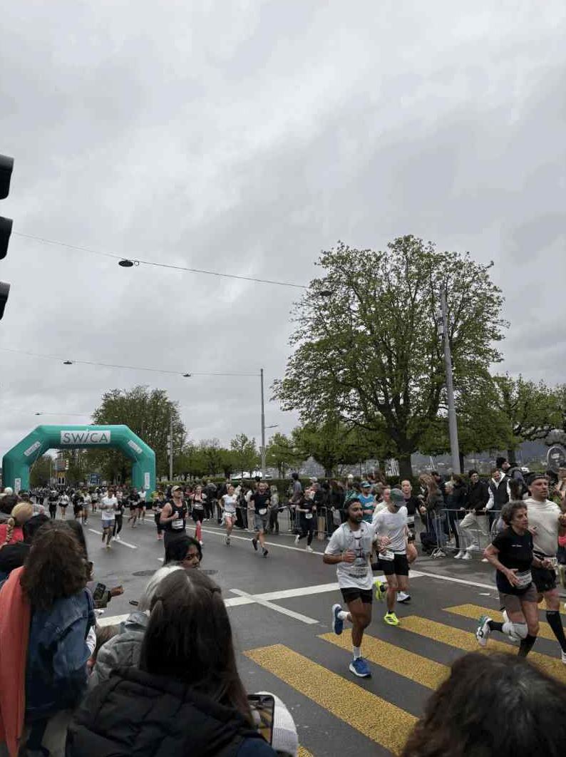 Runners at the Zurich Marathon
